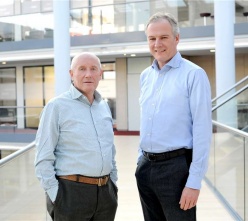 Hermann Rosen (l.) und der neue C EPO Friedrich Hecker im „Rotrium“ des neuen Forschungszentrums.